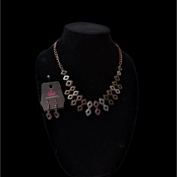 Paparazzi Fashion Geocentric Multi Necklace with Earrings Brushed Antique - Picture 2 of 5